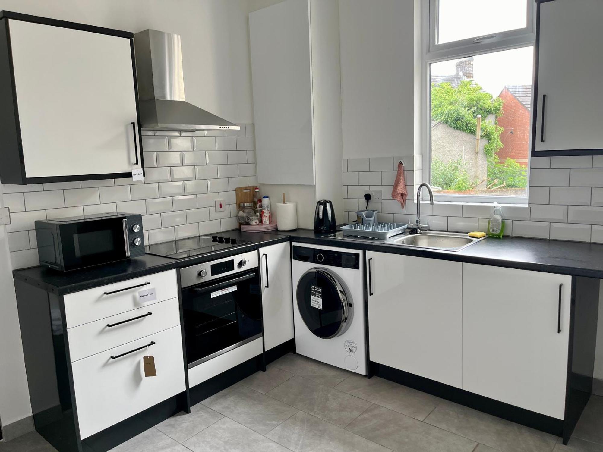 Entire Pinkapt - Free Parking - Up To 4 Guests - 3 Beds - Close To City Centre Belfast Kültér fotó